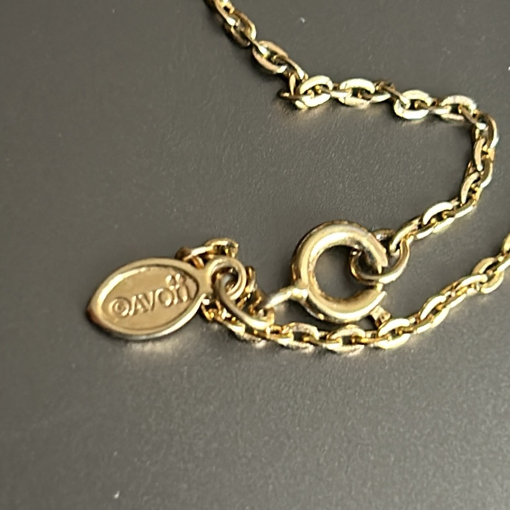 Vintage Avon gold tone and pearl necklace - Picture 4 of 4